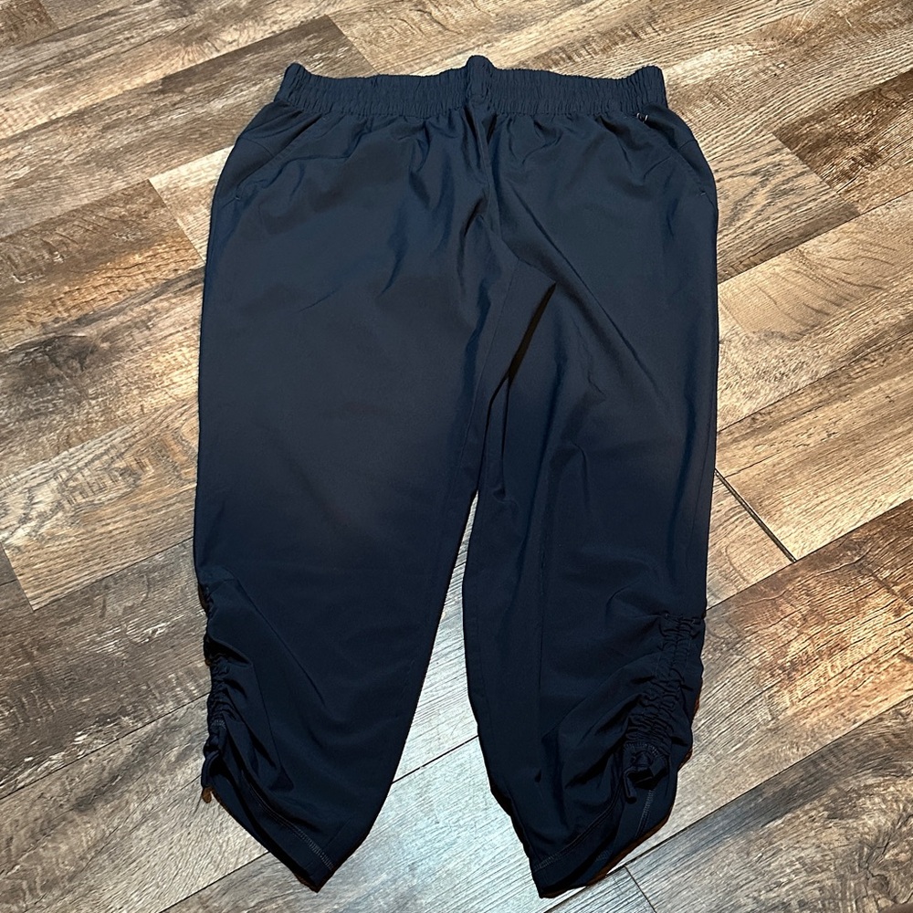 CALIA By Carrie Underwood Crop Navy Pants with cinched leg